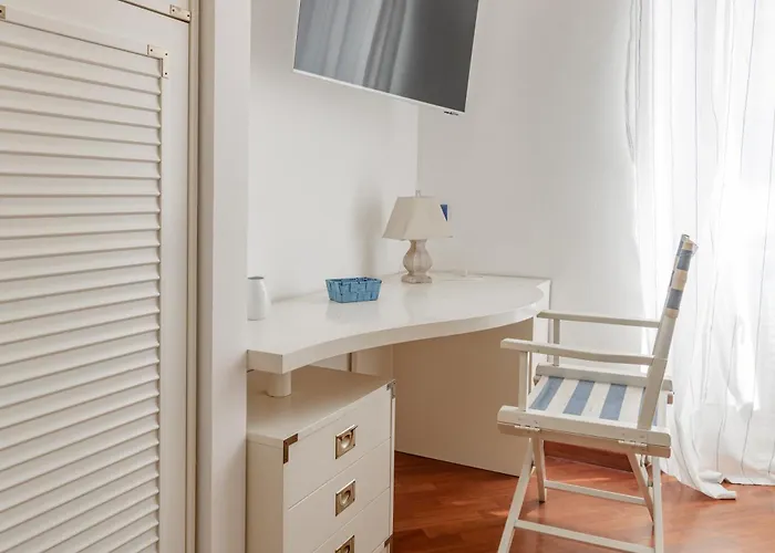 H11 Maison Bleu Centro - Ariston Apartment *